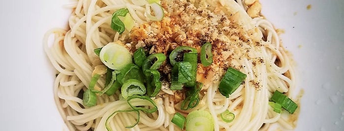 Hao Noodle is one of Lugares favoritos de Christina.