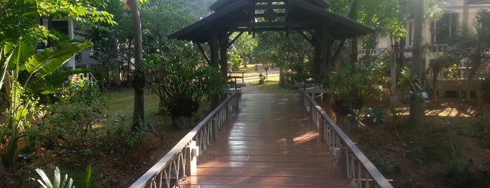 Clean Beach Resort is one of Lugares guardados de Tobi.