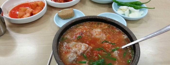 합천돼지국밥 is one of 국밥천국.