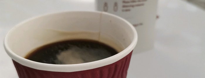 Costa Coffee is one of Locais curtidos por Gökhan T..