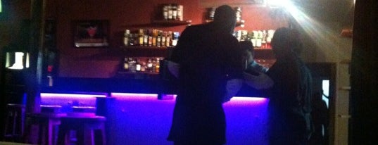 Big Mike's Bar, Nightclub & Steakhouse is one of Posti che sono piaciuti a Alperen.