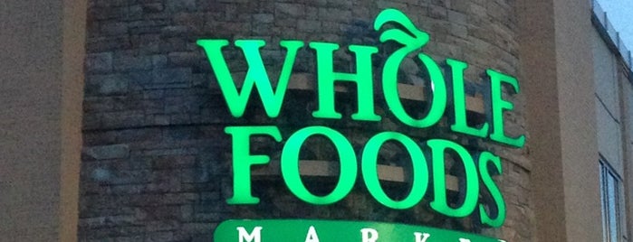 Whole Foods Market is one of Locais curtidos por Emma.