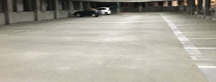 Parking Garage is one of Ryan : понравившиеся места.