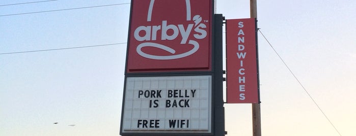 Arby's is one of สถานที่ที่ Phil ถูกใจ.