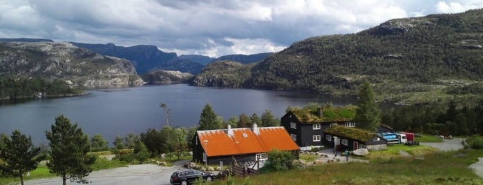 Preikestolen Fjellstue is one of Tempat yang Disukai Catherine.