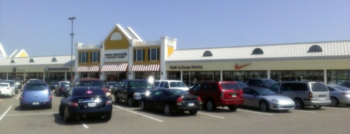 Tanger Outlet Gonzales is one of Krzysztofさんのお気に入りスポット.