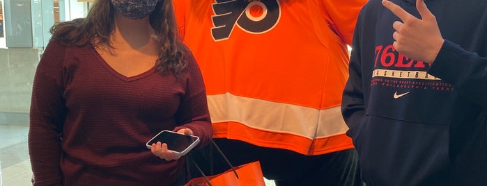 The Flyers Holiday Shop is one of Philadelphia to-do list.