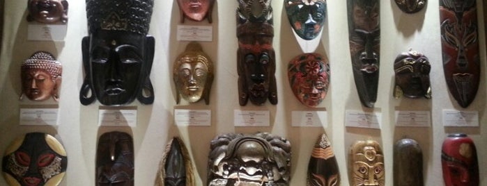 Mask Müzesi is one of Izmir.