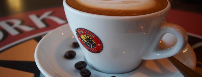 NEW YORK COFFEE is one of Tempat yang Disukai Majd.