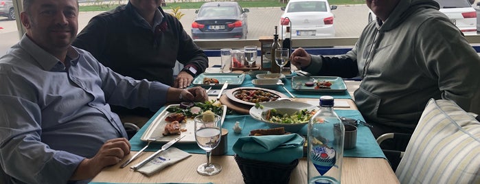 Fikret Restoran & Balık Market is one of Murat karacimさんのお気に入りスポット.