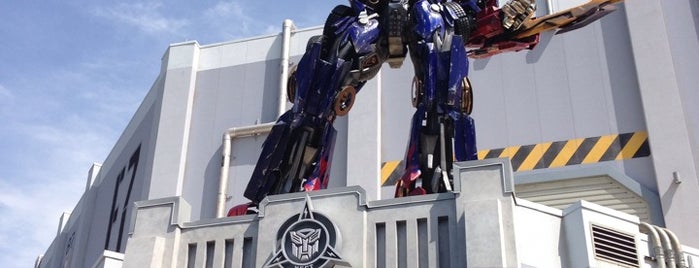 Transformers: The Ride - 3D is one of Great Family Fun.
