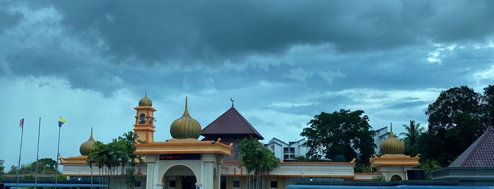 Masjid Solahuddin Al Ayubbi is one of Masjid & Surau.