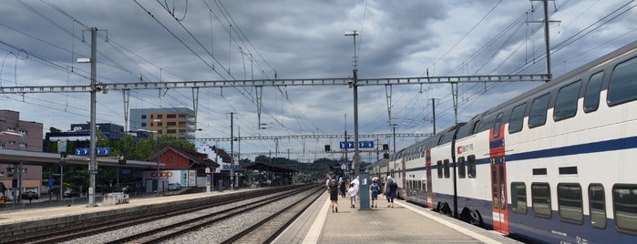 Bahnhof Pfäffikon SZ is one of Bahnhöfe.