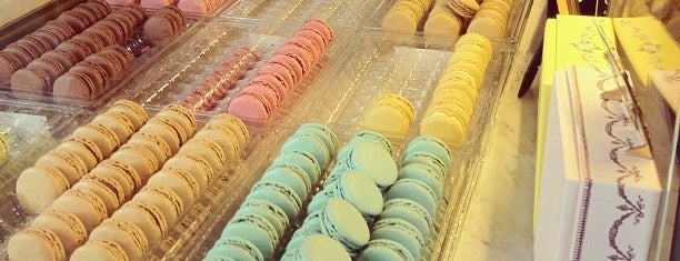 Ladurée is one of Alperさんのお気に入りスポット.