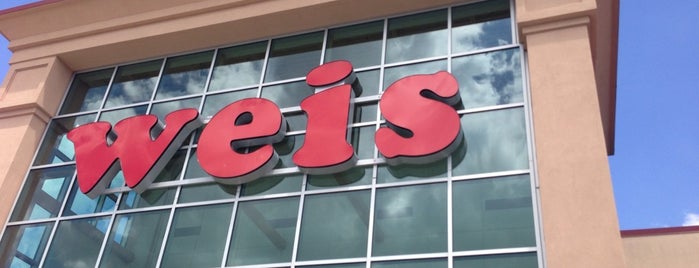 Weis Markets is one of Jonathanさんのお気に入りスポット.