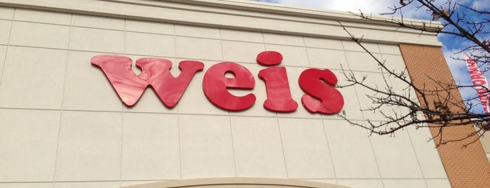 Weis Market is one of Locais curtidos por Joanne.