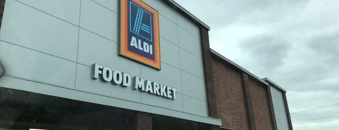 ALDI is one of Lieux qui ont plu à Eric.