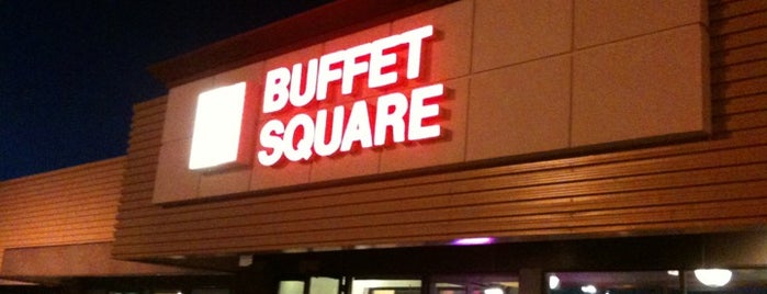 Buffet Square is one of Winnipeg Food Trip.