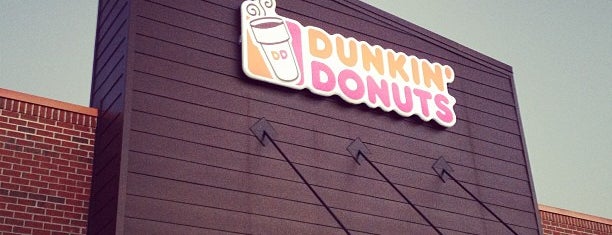 Dunkin' is one of Daciさんの保存済みスポット.