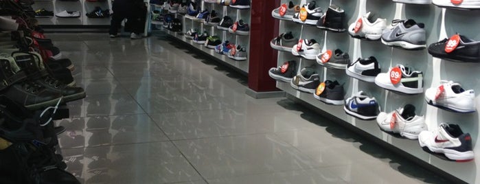 Koray Spor Outlet is one of Posti che sono piaciuti a Evrim.