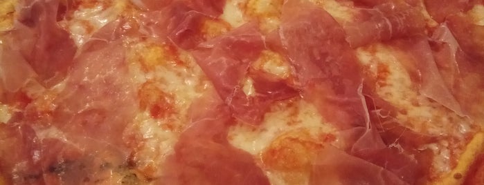 Pizzeria "La Pace" is one of Mangiare fuori.