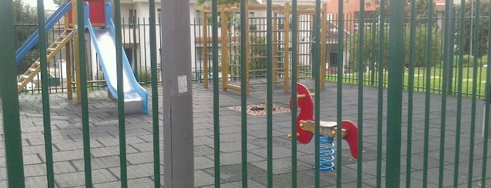 Parque Infantil de Montes Claros is one of Coimbra’s Playgrounds.