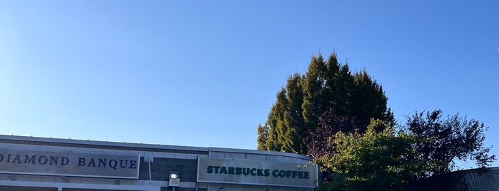 Starbucks is one of Joshさんのお気に入りスポット.