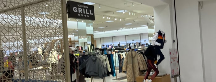 Nordstrom Grill is one of Josh'un Beğendiği Mekanlar.