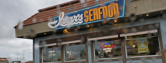 Ivar's Seafood Bar is one of Sarah's visit.
