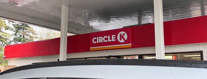 Circle K is one of Lieux qui ont plu à Josh.