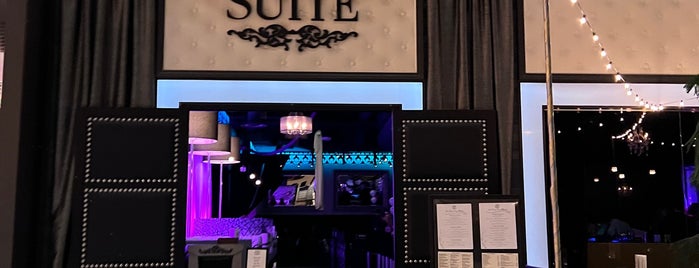 Suite Lounge is one of Locais curtidos por Josh.