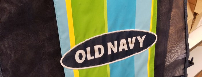 Old Navy is one of สถานที่ที่ deestiv ถูกใจ.