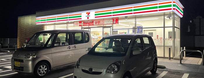7-Eleven is one of Tempat yang Disukai Minami.