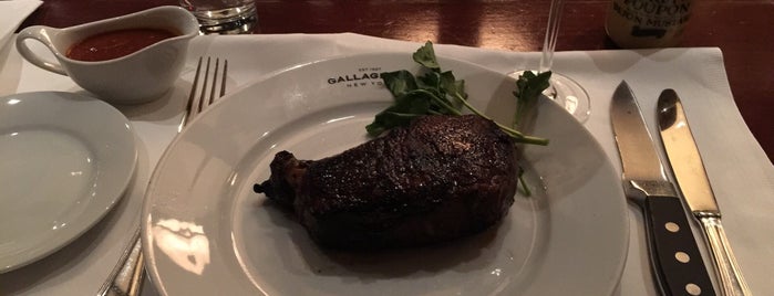 Gallaghers Steakhouse is one of Lieux qui ont plu à Aylin.