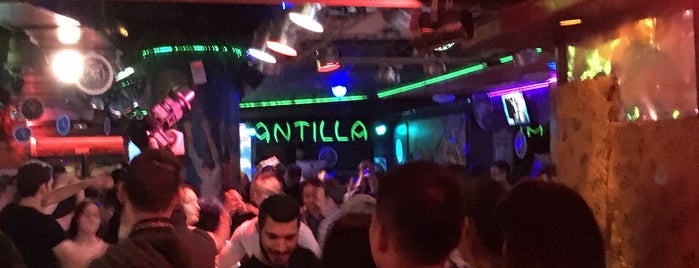 Antilla Bcn Latin Club is one of Salsa socials around the world.