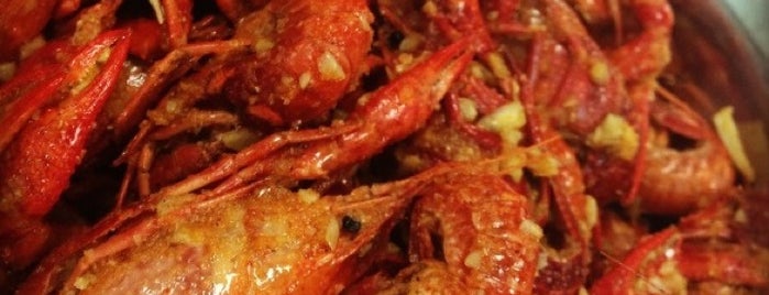 Crawfish Cafe is one of Helenさんの保存済みスポット.