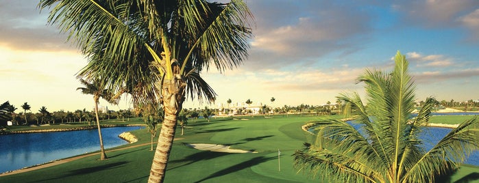 The Ritz-Carlton Golf Club, Grand Cayman is one of Cayman Islands for 2015.