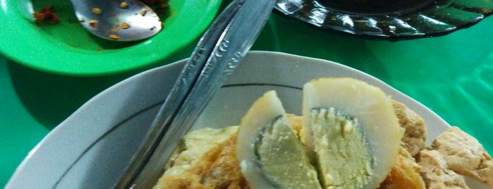 Tahu Pong Perempatan Depok is one of Semarang Traditional and Unique Food :D.