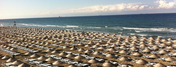 Florya Güneş Plajı is one of Can'ın Kaydettiği Mekanlar.