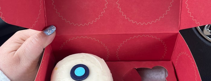 Sprinkles Cupcakes is one of Los angeles basics.