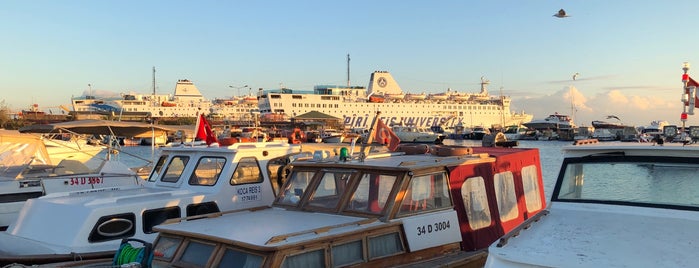 zeytinburnu marina is one of Özel.