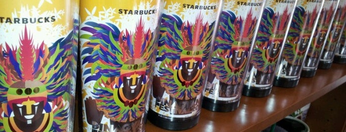 Starbucks Coffee is one of Locais curtidos por Louis Anthony.