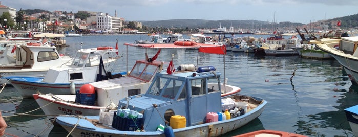 Deniz Restaurant is one of çeşme.