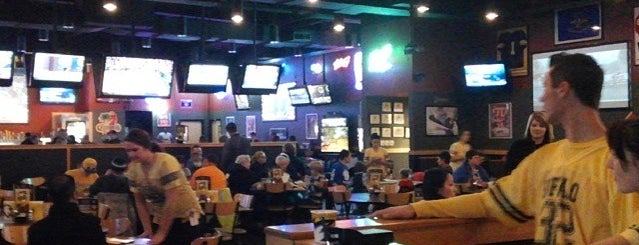 Buffalo Wild Wings is one of Locais curtidos por Brad.