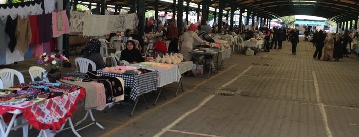 Hanımeli Pazarı is one of Lieux qui ont plu à Damla.