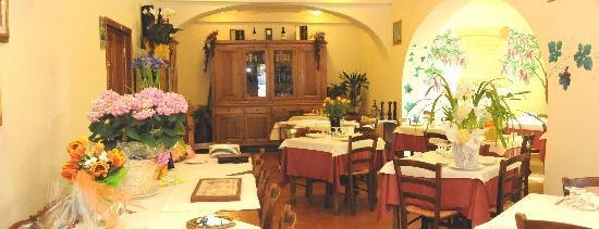 Osteria Del Cavallino Bianco is one of Interessanti.