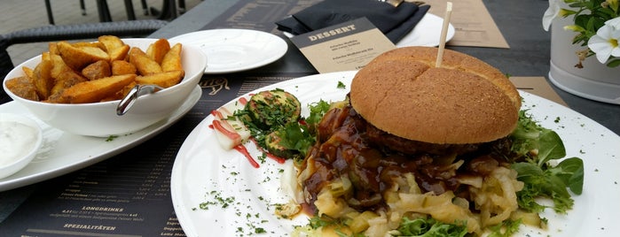 Dat Lütte Steak- & Burgerhus is one of Posti che sono piaciuti a Antonia.