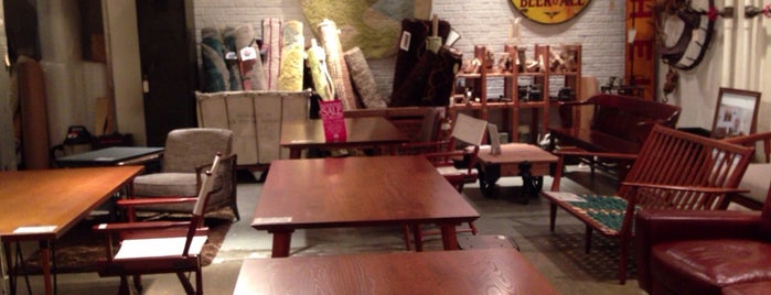 ACME Furniture is one of いきたい.