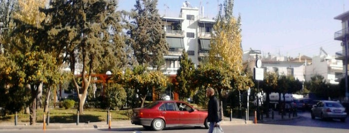 Davari Square is one of Lieux qui ont plu à Lykourgos.