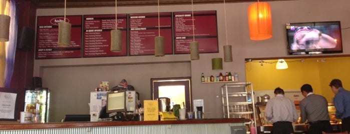 Makan 2 Cafe is one of Meidy : понравившиеся места.